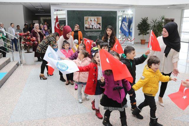 BEÜ Uygulama Kreş ve Anaokulu Öğrencilerinden 23 Nisan Etkinliği