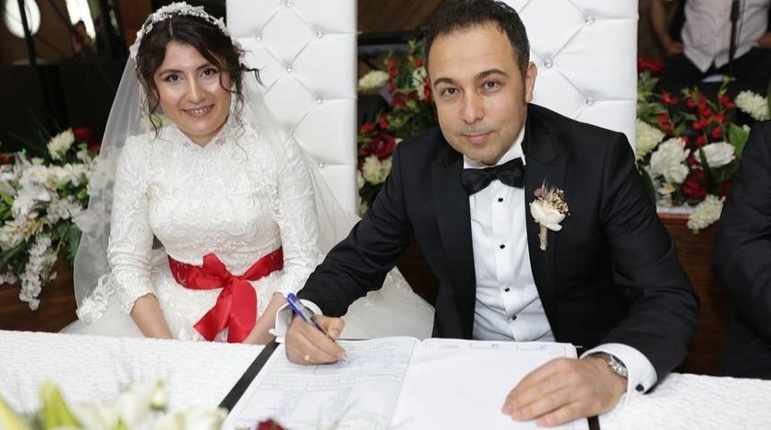 Kaymakam Mesut &Ccedil;oban bekarlığa veda etti