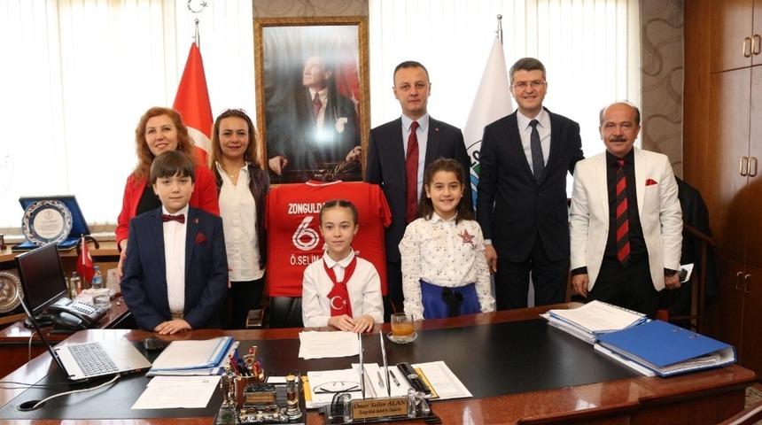 Alan koltuğu devretti