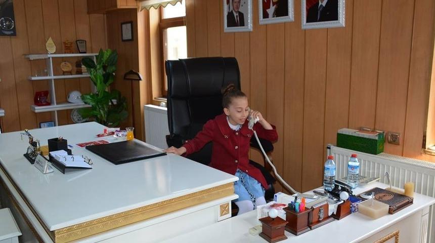 Yenice&rsquo;de 23 Nisan Başkanı Hazel Bostancı