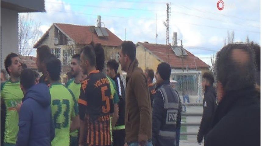 Şampiyonluk iddiası bitti, arbede &ccedil;ıktı 