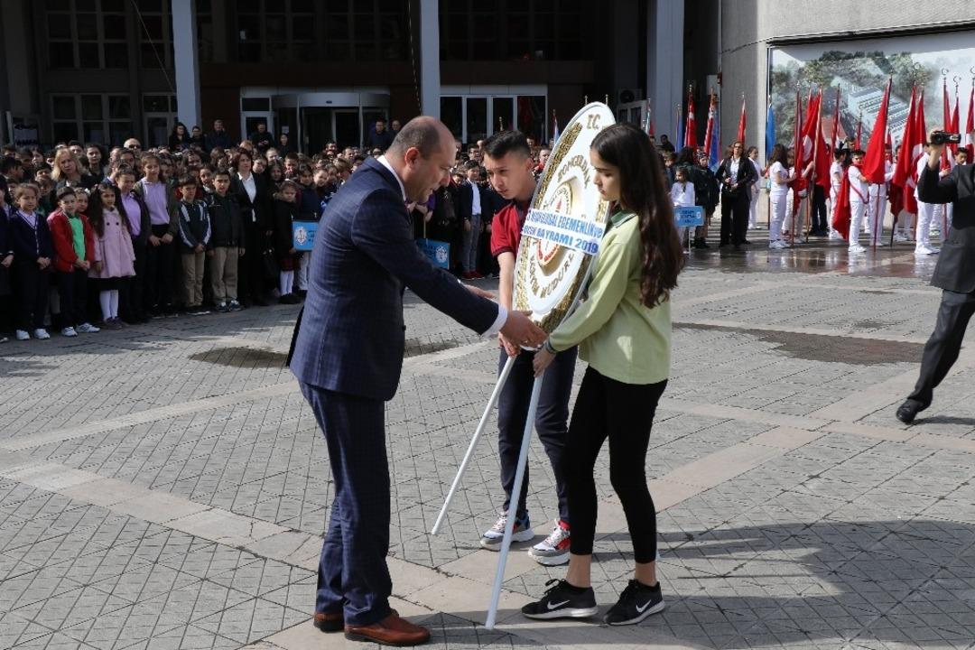 23 Nisan Ulusal Egemenlik ve &Ccedil;ocuk Bayramı t&ouml;renlerle kutlandı