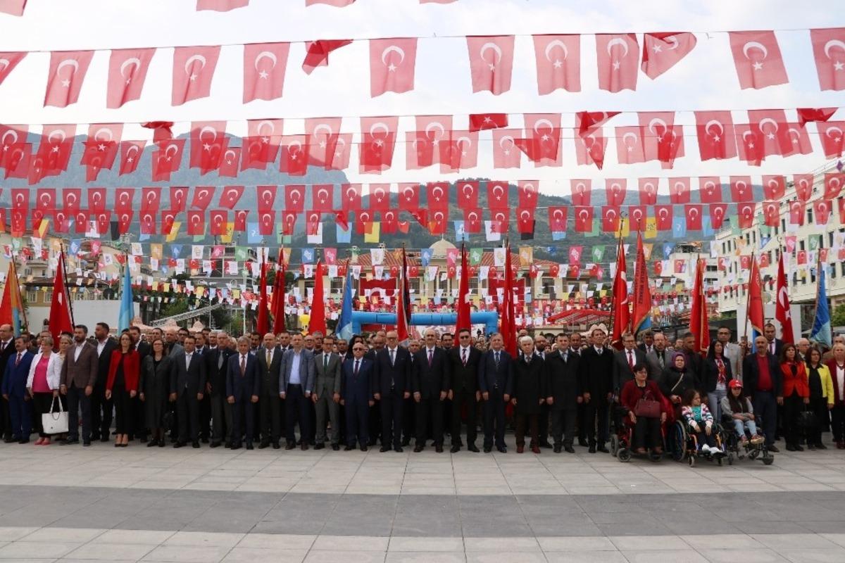 Manisa&rsquo;da 23 Nisan coşkuyla kutlandı