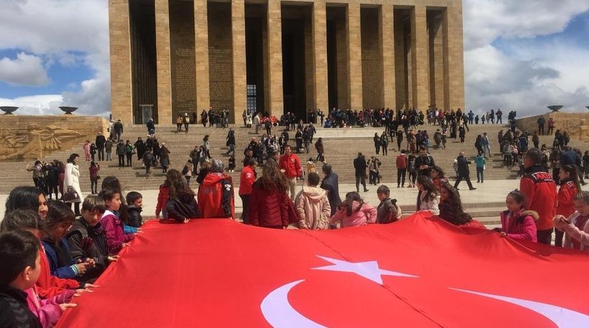 Eskişehirli miniklerden Anıtkabir&rsquo;e ziyaret