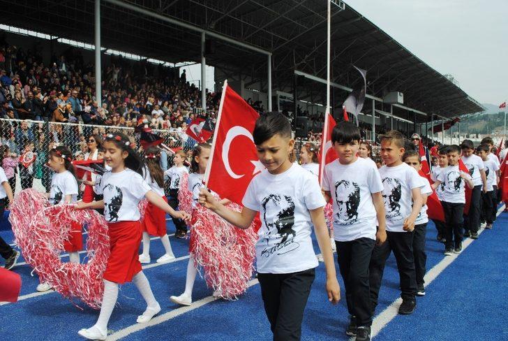 Aydınlı minikler 23 Nisan coşkusunu doyasıya yaşadı G4