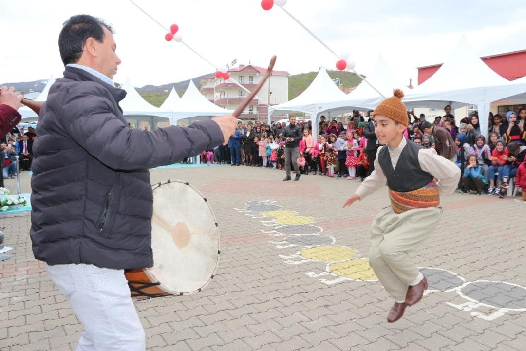 Bing&ouml;l&rsquo;de 23 Nisan Coşkuyla kutlandı