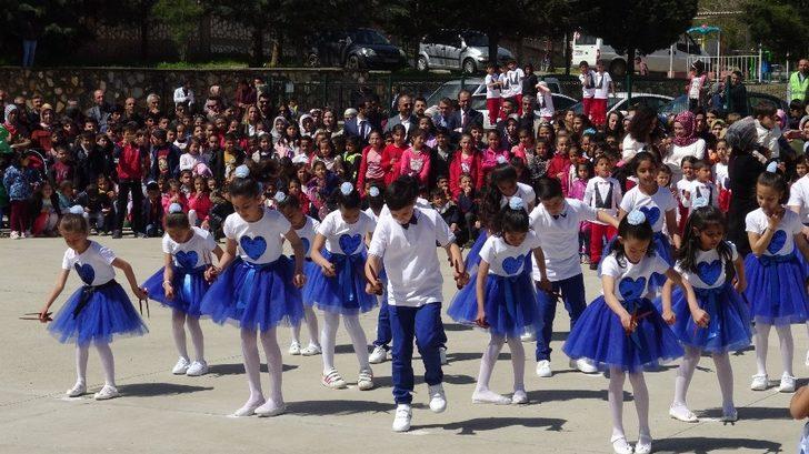 Gercüş’te 23 Nisan Ulusal Egemenlik ve Çocuk Bayramı coşkuyla kutlandı G4