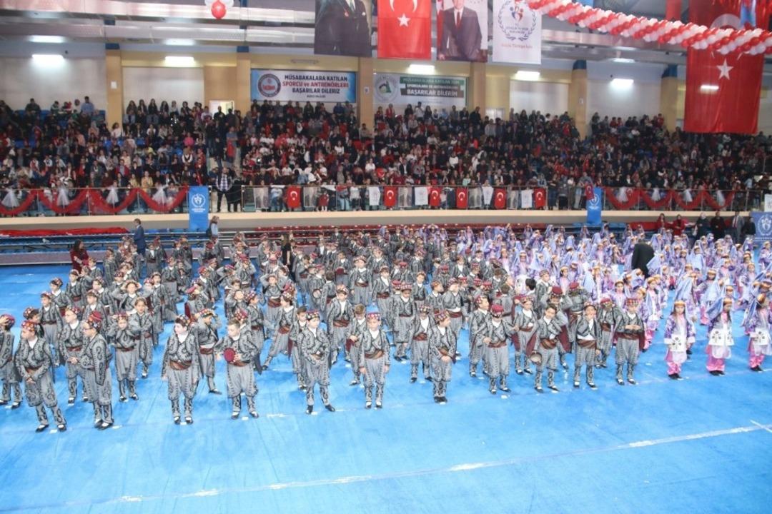 D&uuml;zce&rsquo;de 23 Nisan coşku ile kutlandı