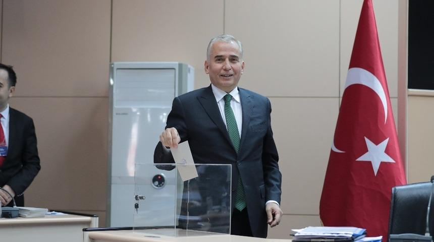 B&uuml;y&uuml;kşehirde se&ccedil;imlerin ardından ilk meclis toplantısı yapıldı