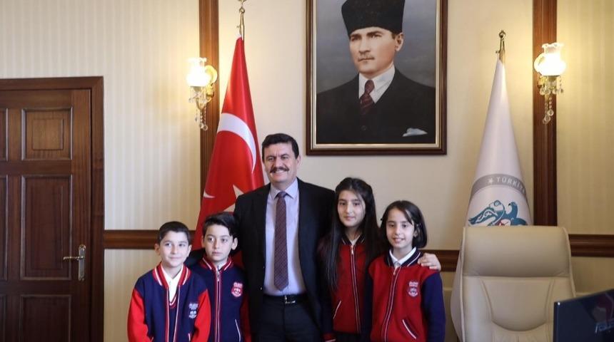 Vali Arslantaş koltuğunu Buse’ye devretti