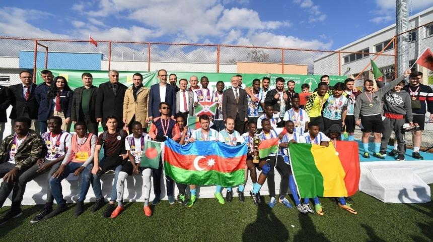 Konya&rsquo;da uluslararası futbol ve masa tenisi turnuvasının &ouml;d&uuml;lleri verildi