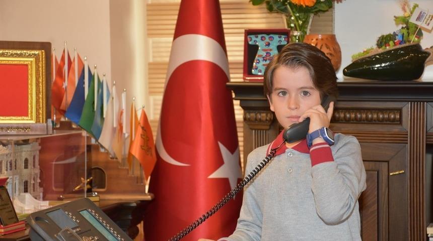 K&uuml;&ccedil;&uuml;k başkanın ilk talimatı yaşıtları i&ccedil;in oldu