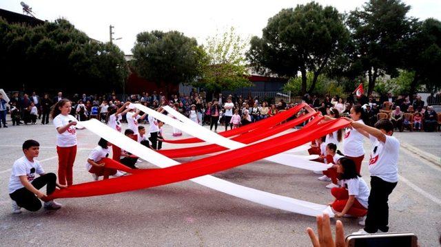 Manisa’nın ilçelerinde 23 Nisan coşkusu