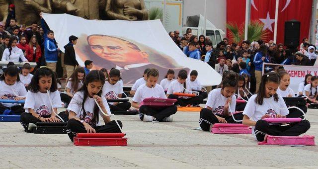 Manisa’nın ilçelerinde 23 Nisan coşkusu