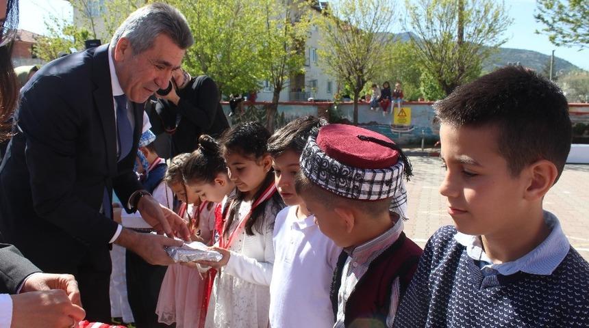 Bucak&rsquo;ta 23 Nisan Ulusal Egemenlik ve &Ccedil;ocuk Bayramı coşkusu