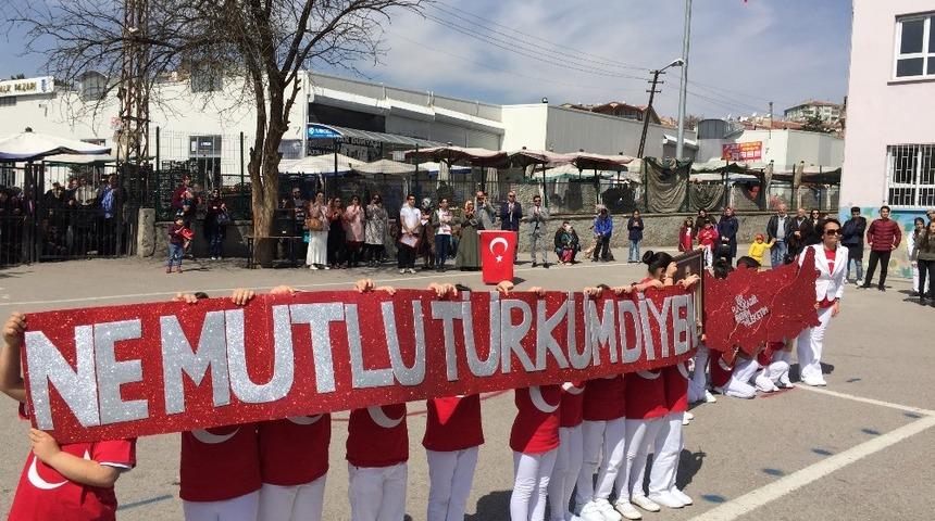 Miniklerin 99. yıl coşkusu