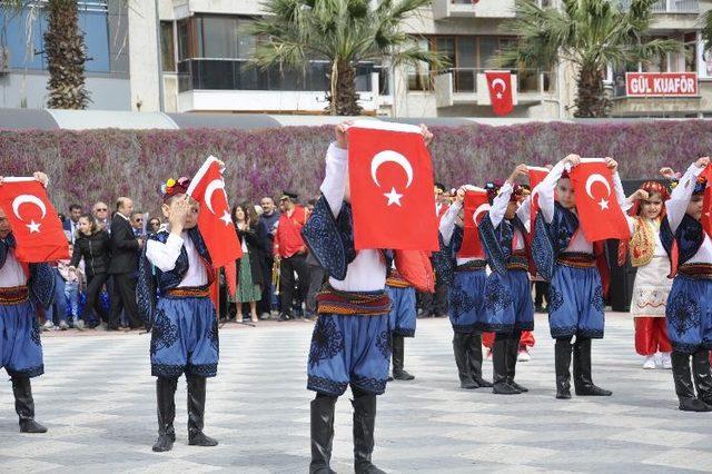 İzmir’in ilçelerini bayram coşkusu sardı