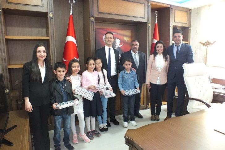 Kaymakam koltuğuna oturdu, yeni seçilen belediye başkanı babasını arayıp tebrik etti G3