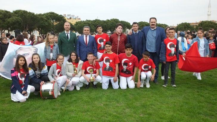 Burhaniye’de 23 Nisan törenlerine ritm gurubu damgasını vurdu G5