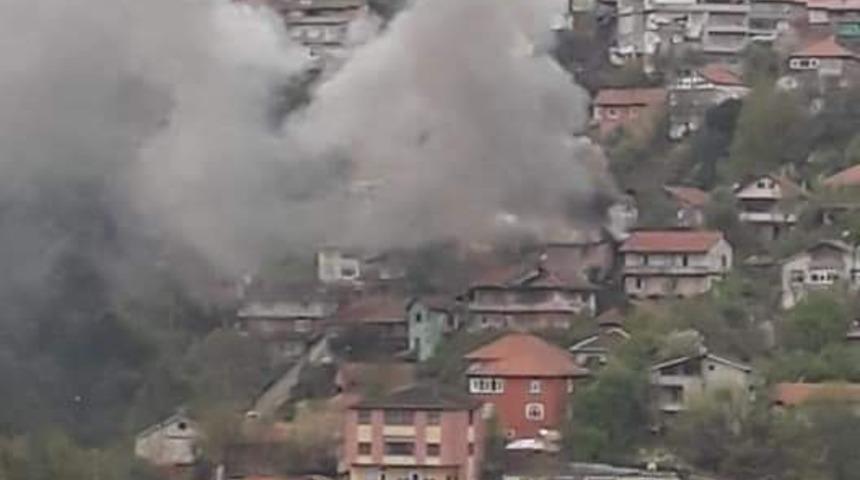 &Ccedil;atı yangını korkuttu