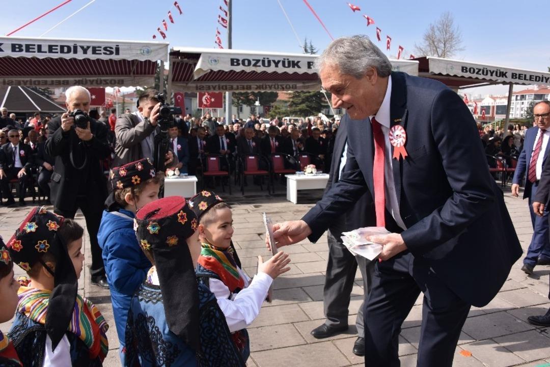 Boz&uuml;y&uuml;k&rsquo;te 23 Nisan Ulusal Egemenlik ve &Ccedil;ocuk Bayramı coşkuyla kutlandı