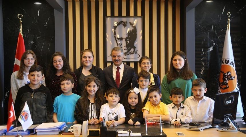 Deveci: &ldquo;Her şey &ccedil;ocuklarımız i&ccedil;in&rdquo;