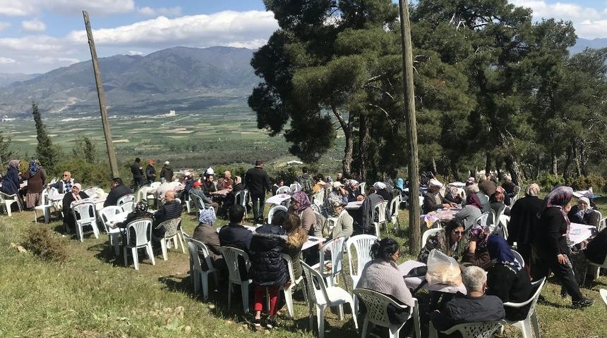 Karapınar&rsquo;da 36. Geleneksel &lsquo;Dede Hayrı&rsquo; binlerce kişinin katılımı ile ger&ccedil;ekleşti