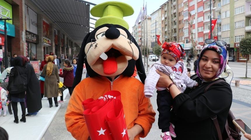 Doğa Cadde&rsquo;de 23 Nisan mutluluğu