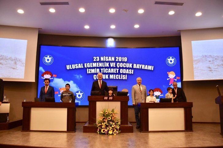 3 ilçede de başkanlar koltuklarını devretti, İZTO’da Çocuk Meclisi oluşturuldu G2