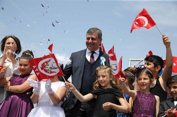 3 ilçede de başkanlar koltuklarını devretti, İZTO’da Çocuk Meclisi oluşturuldu G4