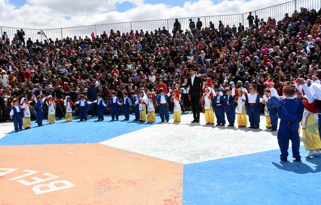 Van ve Hakkari'de 23 Nisan coşkusu