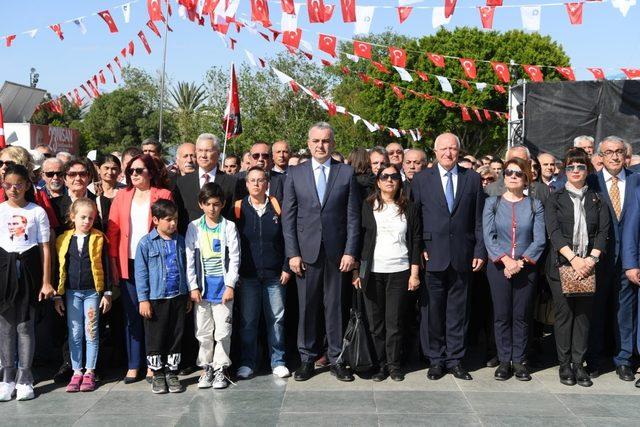 Başkan Esen, çocukların bayram coşkusunu paylaştı