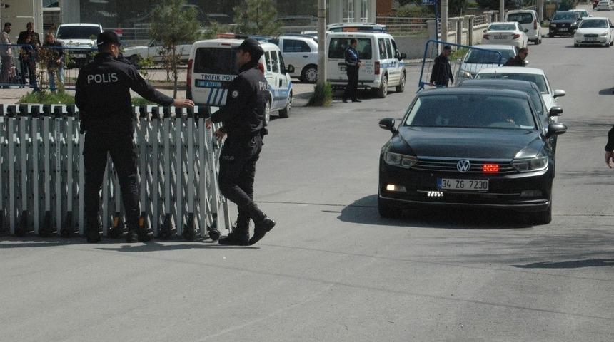 CHP&rsquo;li heyet &Ccedil;ubuk Adliyesi&rsquo;nde
