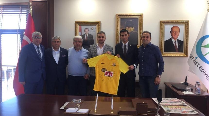 Eskişehirspor&rsquo;dan Kadir Bıyık&rsquo;a hayırlı olsun ziyareti