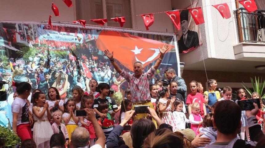 Marmaris&rsquo;te 23 Nisan coşkusu sokağa taştı