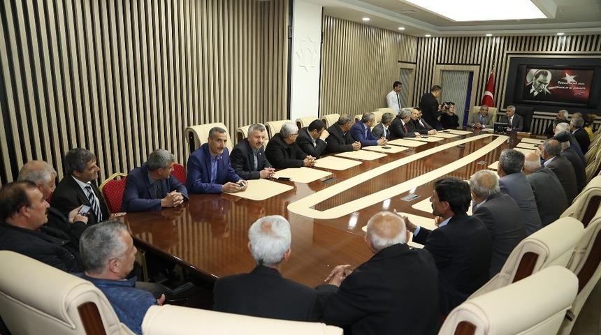 Başkan Güder muhtarlarla bir araya geldi