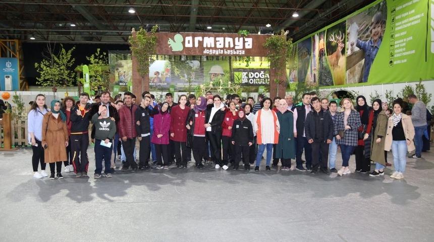 &Ouml;zel &ouml;ğrenciler 23 Nisan Uluslararası &Ccedil;ocuk Festivali&rsquo;nde