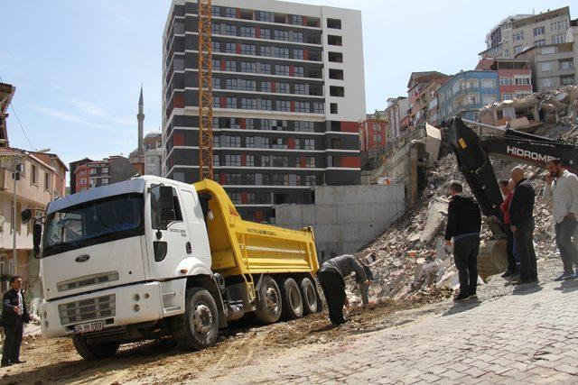 Kâğıthane’de evleri yıkılan vatandaşların mağduriyeti gideriliyor