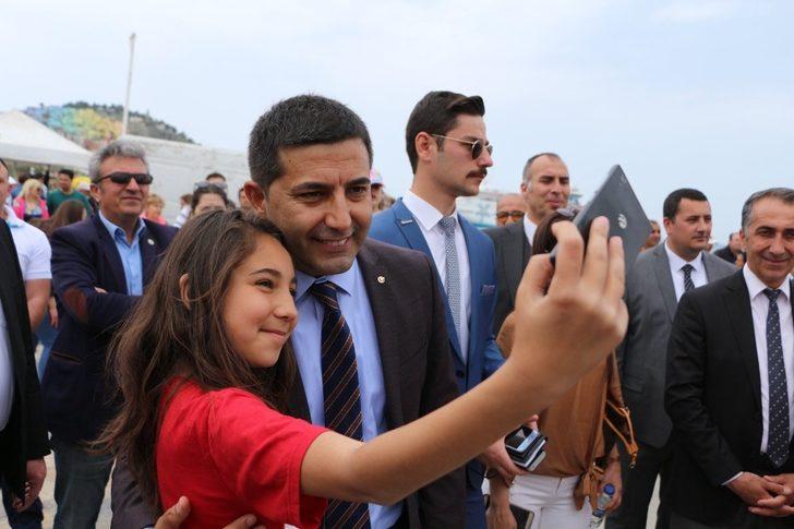 Kuşadası Belediyesinden 3 ayrı noktada çocuk şenliği G2