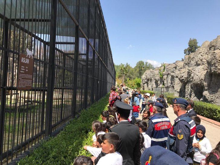 Jandarma çocukları sevindirdi G1