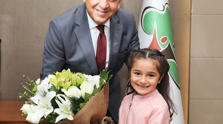 Başkan Fadıloğlu, koltuğunu Elif Su Geliş&rsquo;e teslim etti