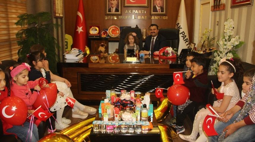 İl Başkanı Yıldız koltuğunu &ccedil;ocuklara devretti