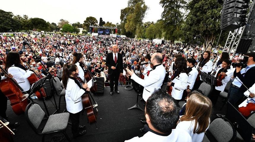 Başkan Soyer&rsquo;den &rsquo;&ccedil;ocuk dostu kent&rsquo; s&ouml;z&uuml;