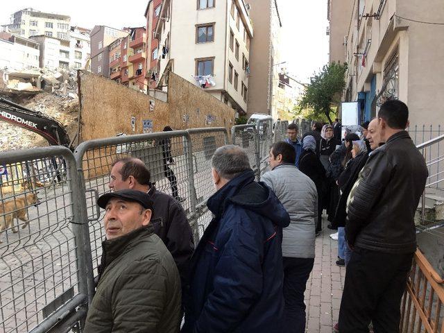 (Özel) Kağıthane’de vatandaşlar İVA firmasıyla yaşadıklarını anlattı