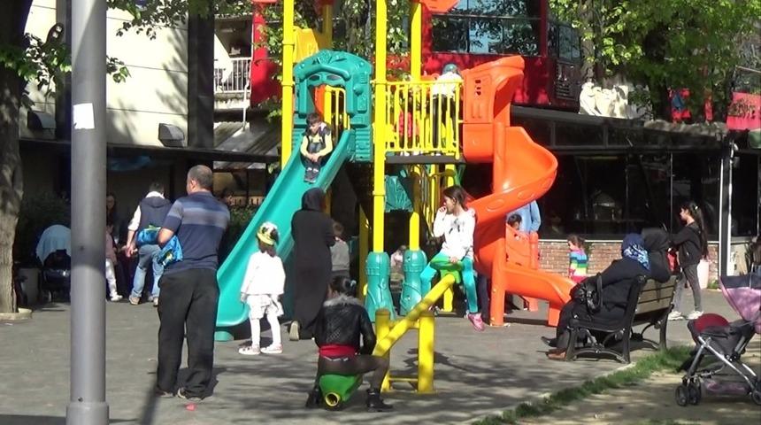 Tatil ve g&uuml;neş D&uuml;zcelileri sokaklara d&ouml;kt&uuml;