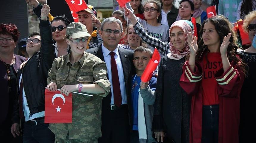 Başkan Alim Işık, &ouml;zel &ouml;ğrencilerle bir araya geldi