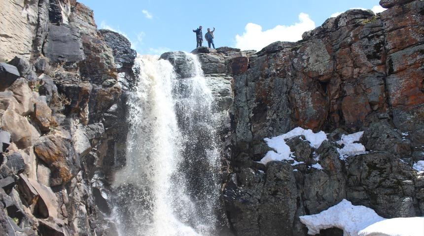 Toklu Şelalesi ziyaretçilerini bekliyor 