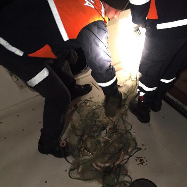 Van Gölü'nde kaçak avlanan 250 kilo inci kefali ele geçirildi