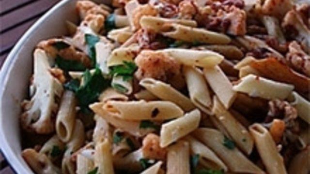 Acılı Karnıbaharlı Makarna