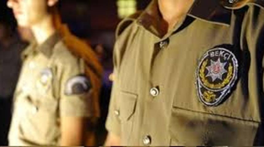 FET&Ouml;'den aranan yurt m&uuml;d&uuml;r&uuml;n&uuml; bek&ccedil;iler yakaladı